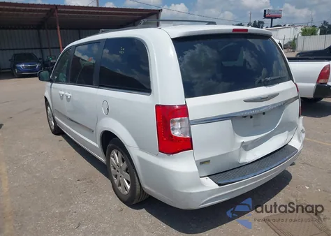 2016 Chrysler Town & Country Touring z USA, uszkodzony, nr VIN 2C4RC1BG6GR299430